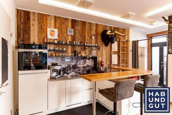 Kueche_Mit_Geschirrs