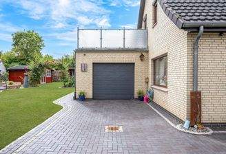 Garage am Haupthaus