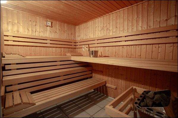 Entspannung & Wellness in der großen Sauna