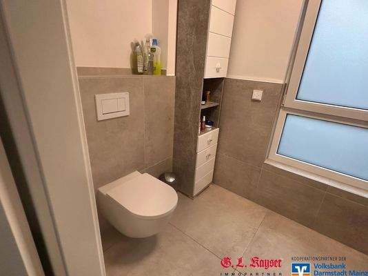 Badezimmer mit Dusche & WM + Trockner Anschluss