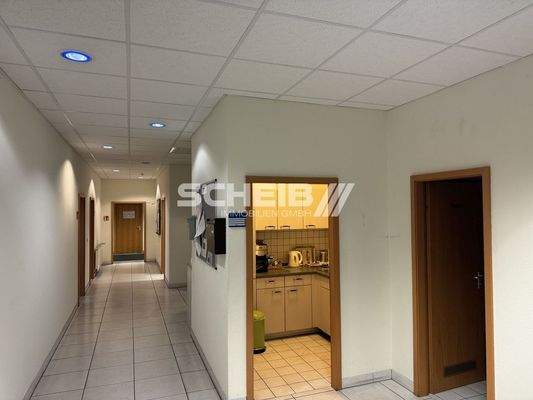 Teeküche und WCs pro Etage