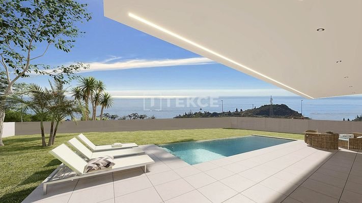 Roomy Villa in Benalmadena with Scenic Sea View