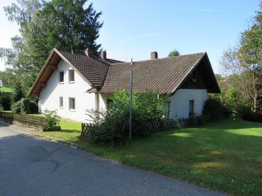 Einfamilienhaus mit Anbau     