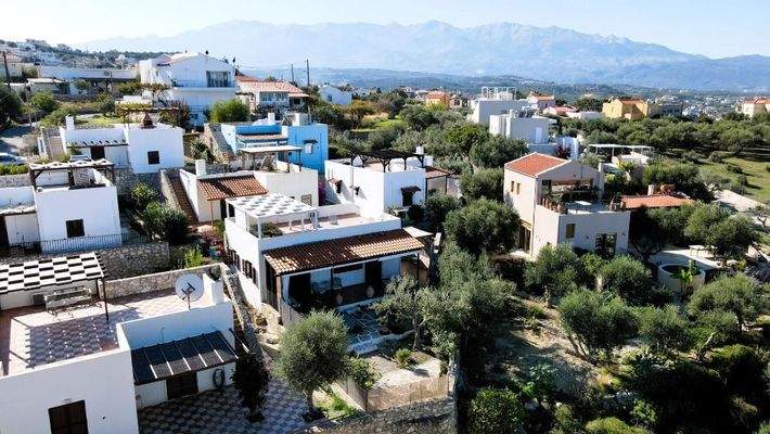 Kreta, Apokoronas: Wunderschönes 2-Schlafzimmer-Haus mit Meerblick, Garten und Dachterrasse in Plaka bei Chania