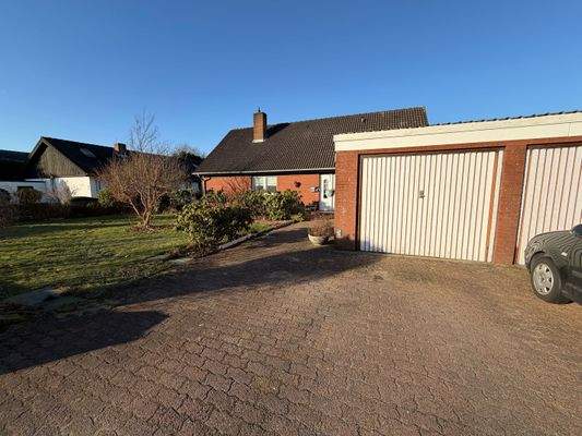 Auffahrt/Doppelgarage