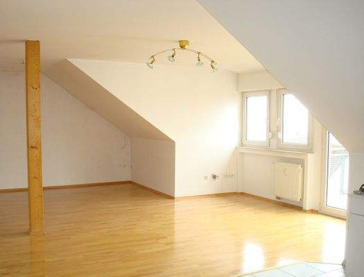 Blick von der Küche ins Wohnzimmer