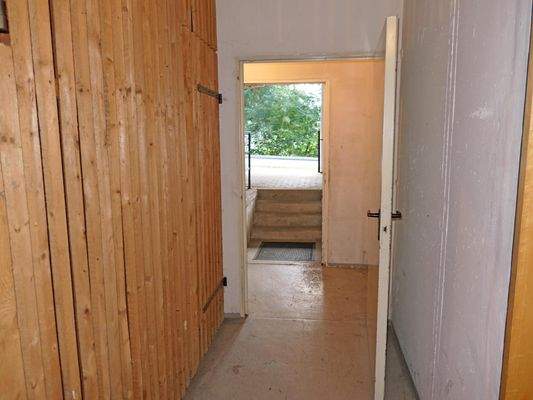... Zugang zu den Kellerräumen