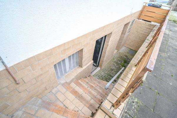 Treppenabgang in das Kellergeschoss