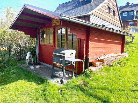 Gartenhaus im Grundstück