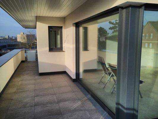 12 Balkon (W Blick N)