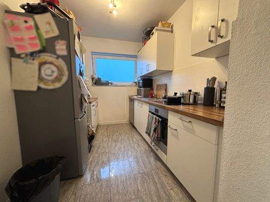 Voll ausgestattete Küche