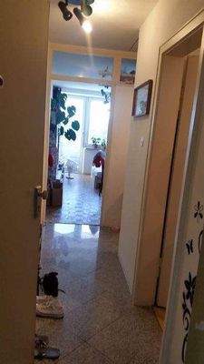 Blick in die Wohnung von der Eingangstür