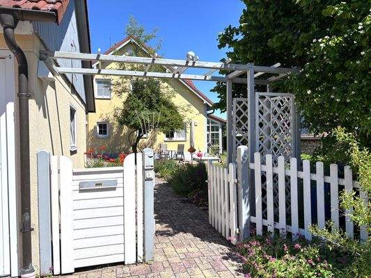 Eingangsbereich mit Tor