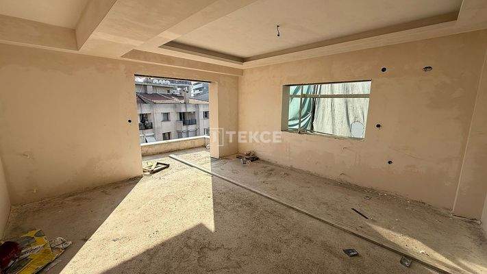 Apartments in a New Building near the Sea in İzmir Karşıyaka