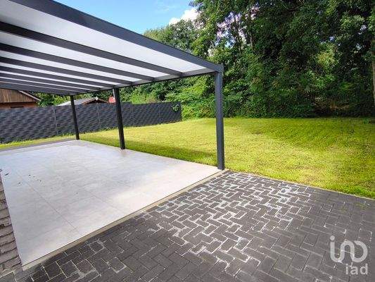 überdachte Terrasse mit Garten