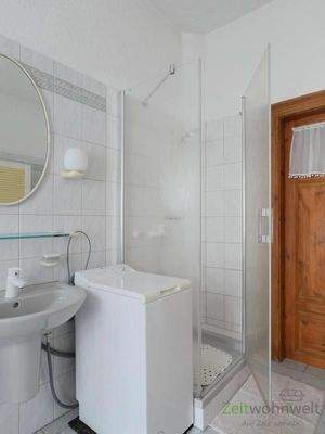 Waschmaschine und Dusche