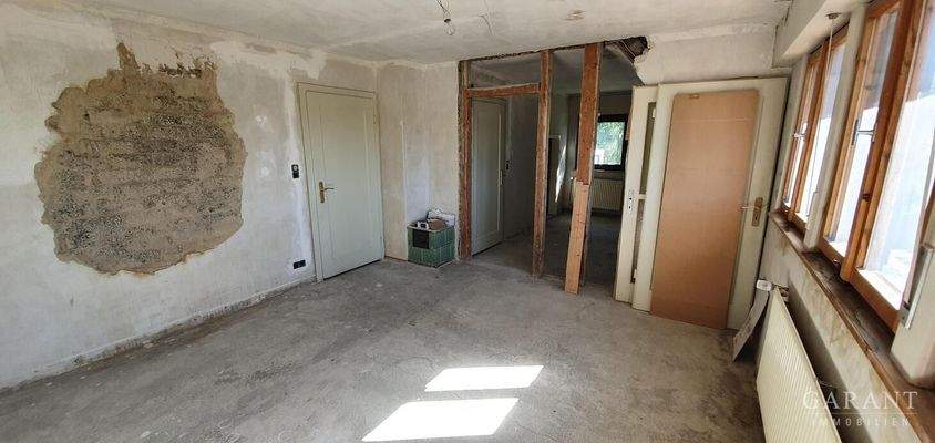 rechte Seite Schlafzimmer im DG