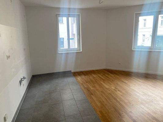 Wohnzimmer mit Küchenbereich