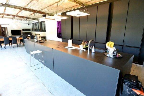 19  mit 5,8 m langem Tresen