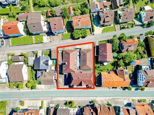Luftbild Vogelperspektive mit eingezeichnetem Grundstück