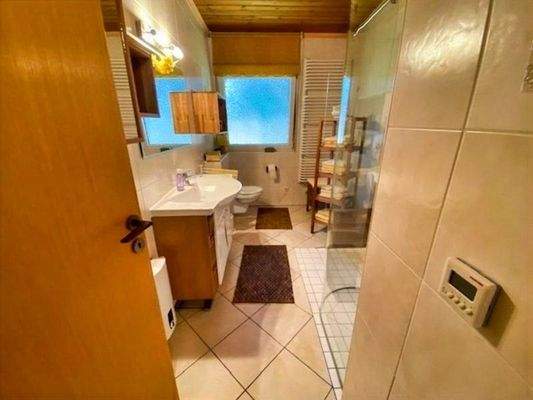 Modernisiertes Tageslichtbad