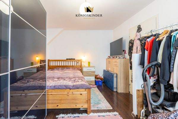 Schlafzimmer rechts (OG)