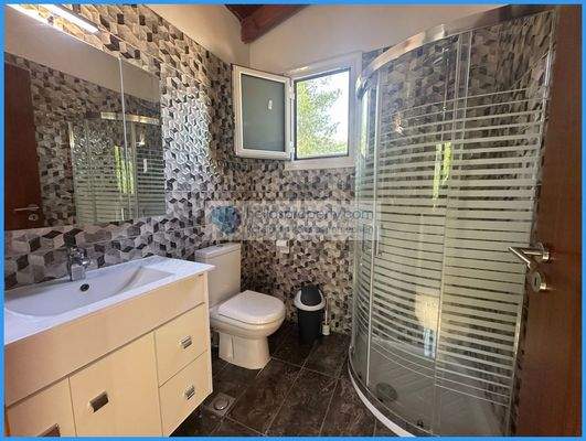 1d9405afb2984e6693c04864bf3a5179-original