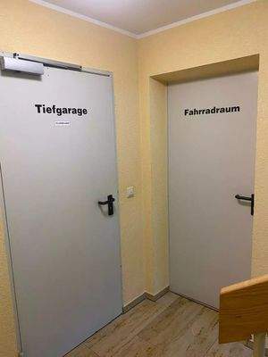 Treppenhaus zum Keller.jpg