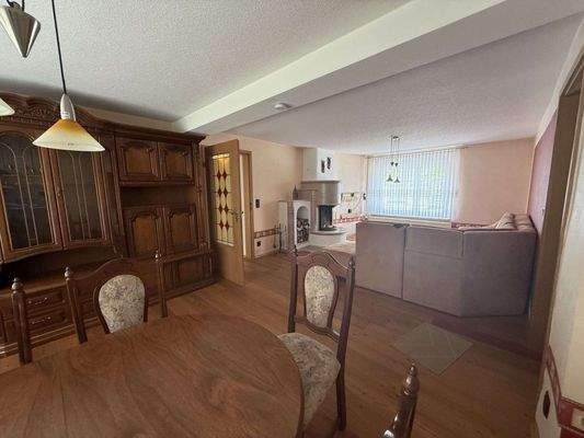 Wohnzimmer mit Kamin EG