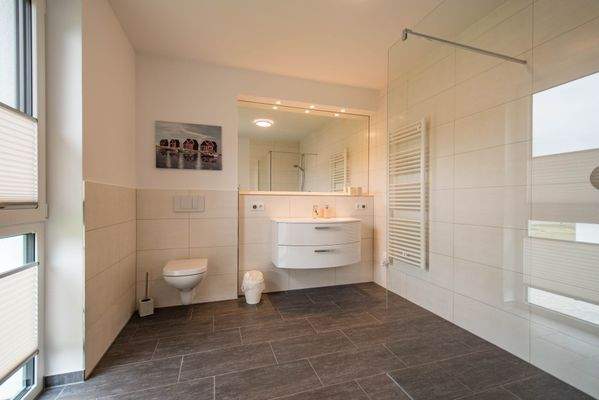 En_Suite Bad-1 mit Tageslicht.jpg