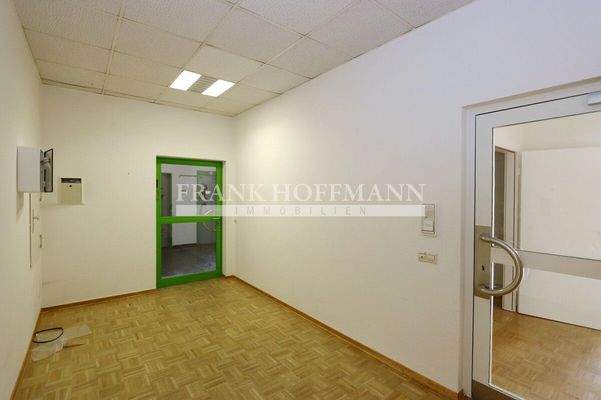 M2453 - Eingangsbereich