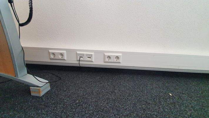 Netzwerk / Stomanschluss      