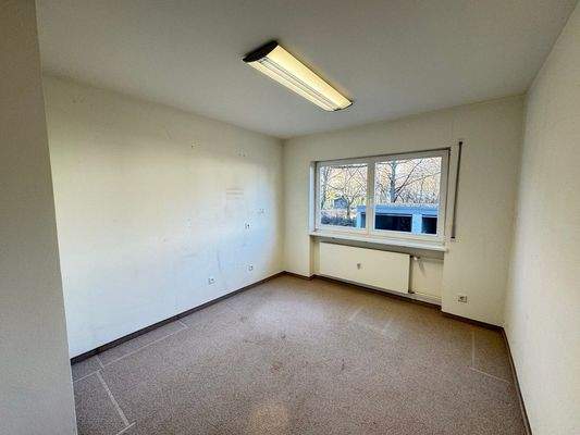 Arbeits-, Gäste- oder Kinderzimmer EG