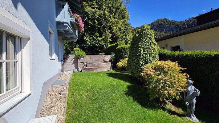 Teil des Gartens im Süden, Sonniges Einfamilienhaus mit Doppelgarage