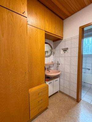 Flur mit Waschbecken