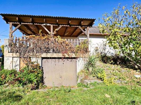 Gartenansicht mit Garage.jpg