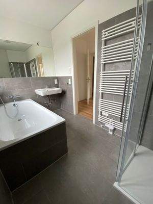 Modernes Badezimmer