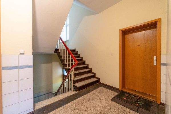 Hausflur + Treppenhaus