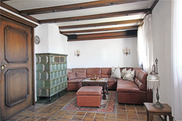 Wohnbereich mit Kachelofen