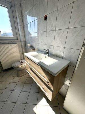 Waschtisch + Fenster 