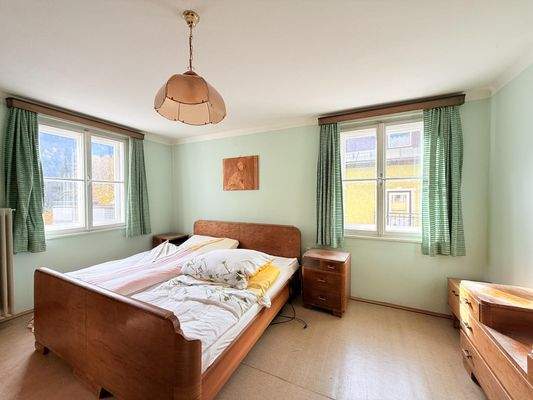 Schlafzimmer 1.OG Wohnhaus