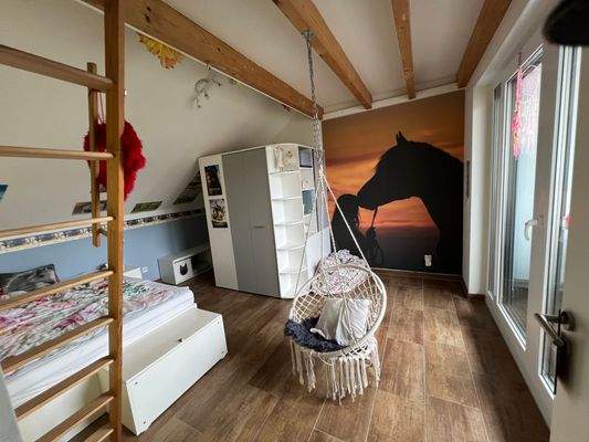 DG: Großzügiges Zimmer mit eigener Loggia