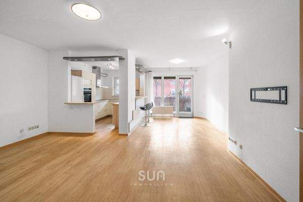 WOHNBEREICH MIT OFFENER KÜCHE