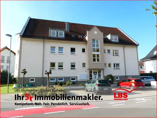 Stattliches Mehrfamilienhaus im zentraler Lage