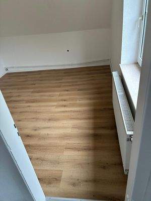 Schlafzimmer 2 mit Zugang Ankleidezimmer