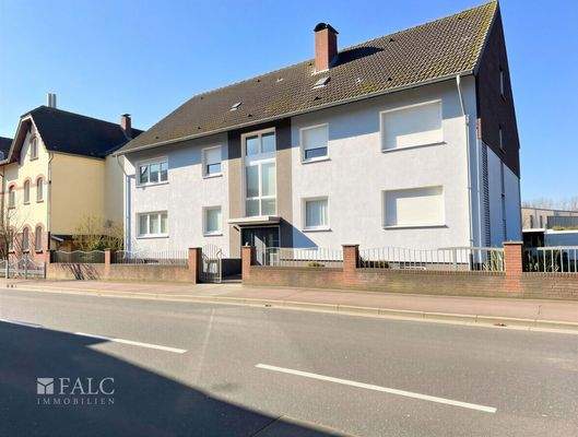 Vorderseite rechts - (KI generiert)