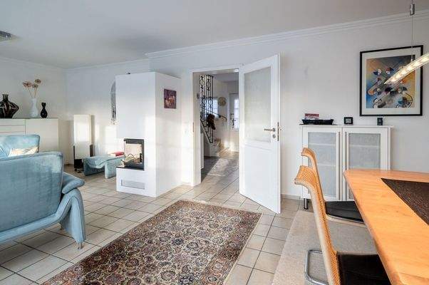 Wohnen mit Tür zum Flur