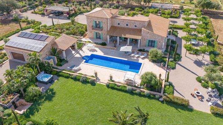 8379debf-b4f6-460e-942f-2db9f246fb54