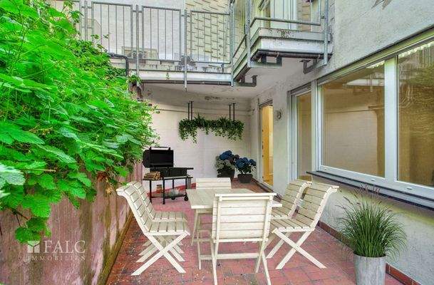 Terrasse 1.OG (virtuell möbliert)