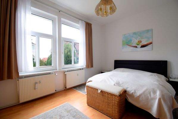 Schlafzimmer der Wohnung im 1.OG rechts